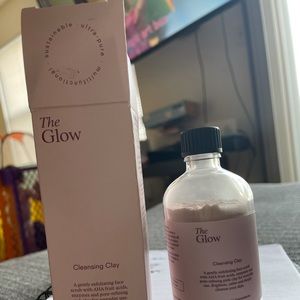 The Glow Facial Cleansing mask